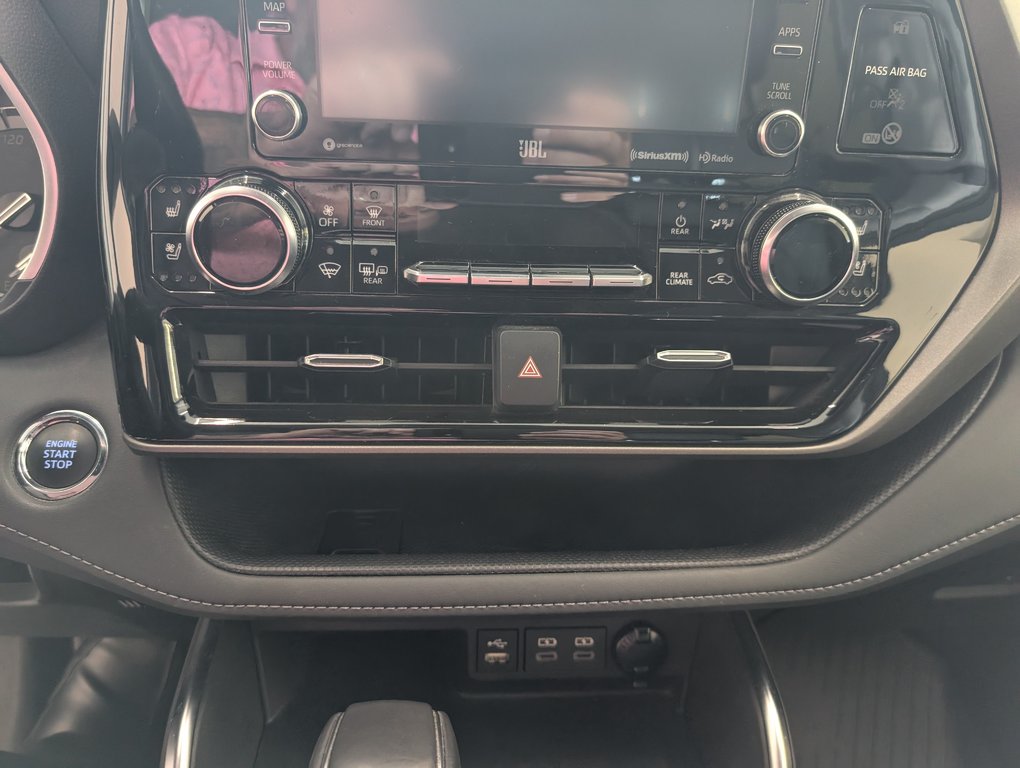 2022 Toyota Highlander Limited AWD, GARANTIE JUSQU EN 2026, in Magog, Quebec - 18 - w1024h768px