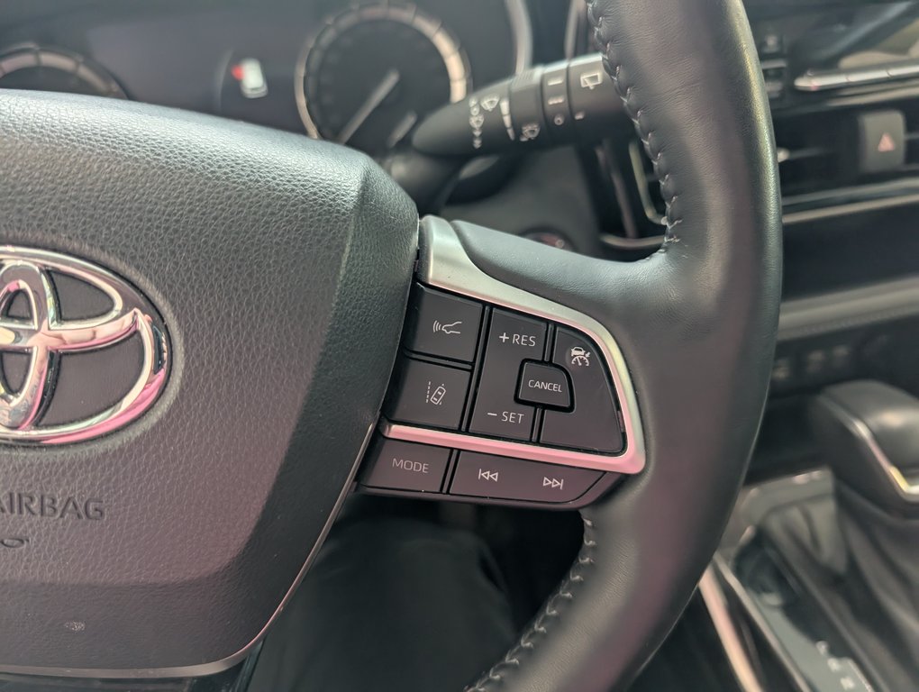 2022 Toyota Highlander Limited AWD, GARANTIE JUSQU EN 2026, in Magog, Quebec - 20 - w1024h768px
