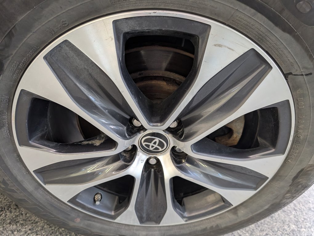 2022 Toyota Highlander XLE AWD in Magog, Quebec - 27 - w1024h768px