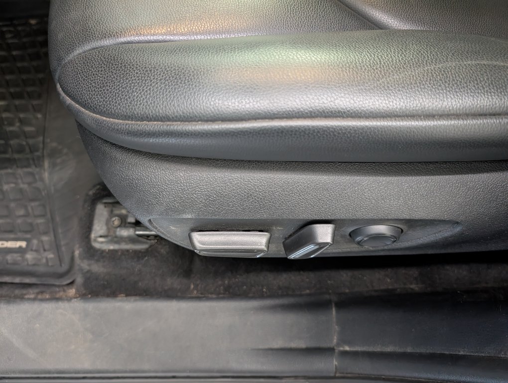 2022 Toyota Highlander XLE AWD in Magog, Quebec - 16 - w1024h768px