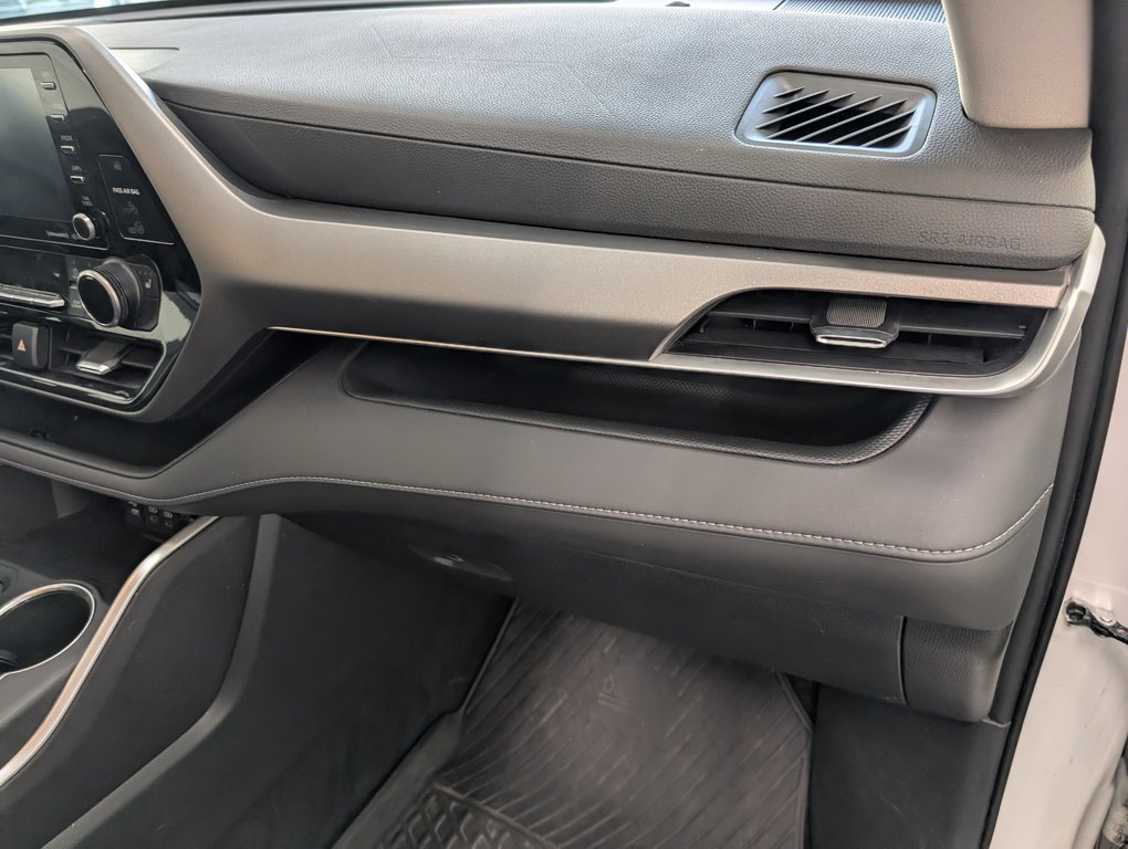 2022 Toyota Highlander XLE AWD in Magog, Quebec - 11 - w1024h768px