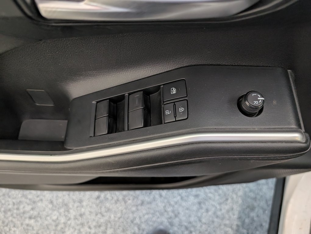 2022 Toyota Highlander XLE AWD in Magog, Quebec - 17 - w1024h768px