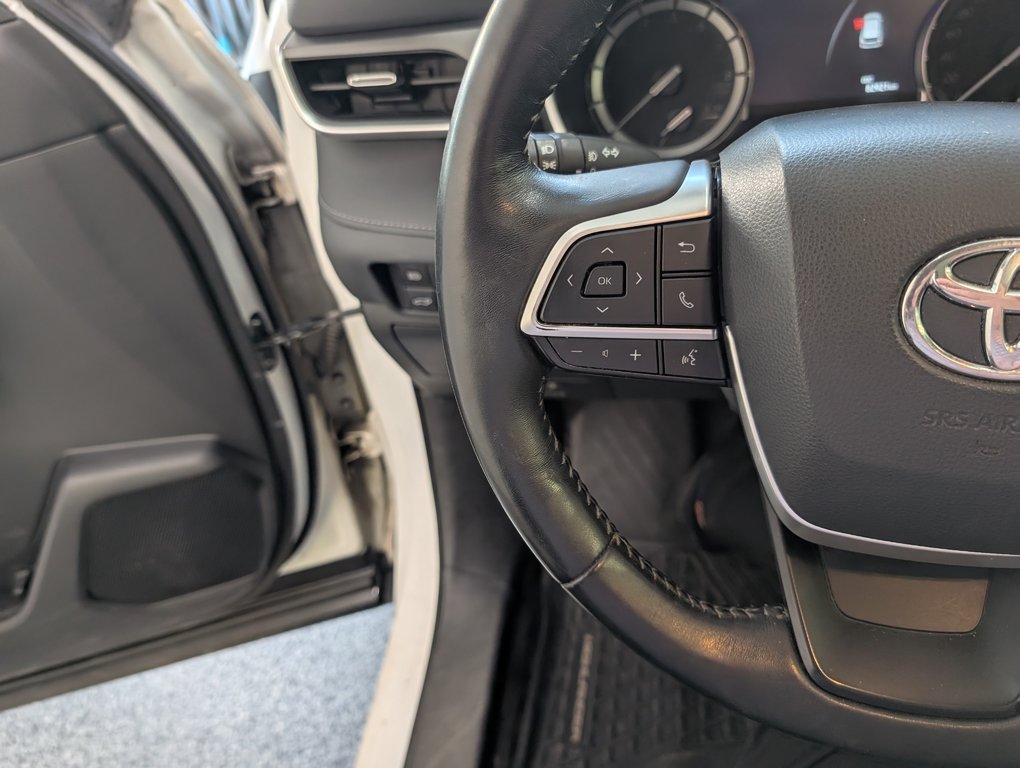 2022 Toyota Highlander XLE AWD in Magog, Quebec - 22 - w1024h768px