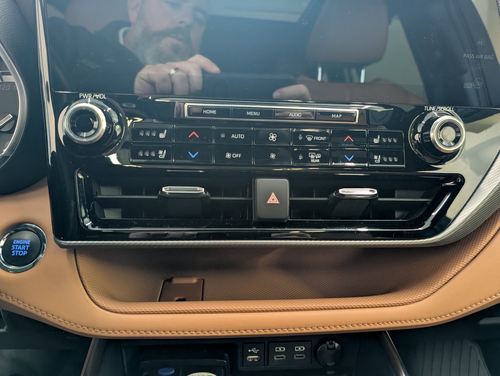 Toyota Highlander Limited AWD, GARANTIE JUSQU EN 2029, 2022 à Magog, Québec - 21 - w1024h768px