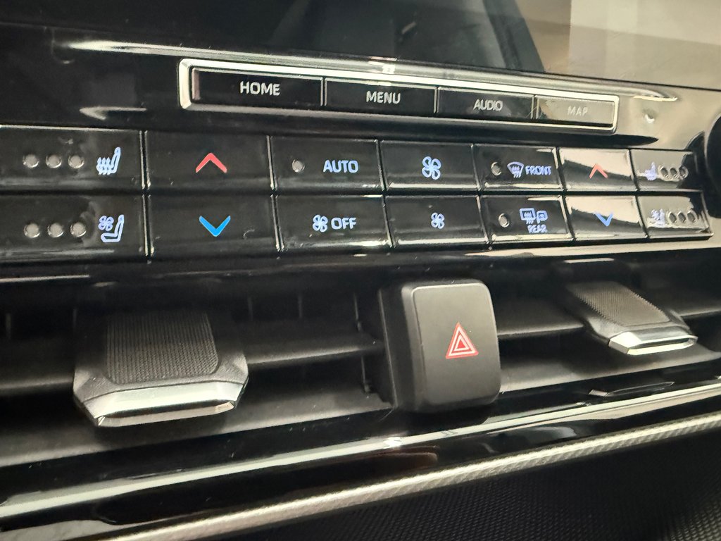 2022 Toyota Highlander Limited PLATINUM, in Magog, Quebec - 21 - w1024h768px