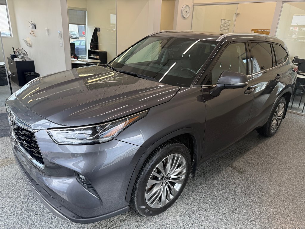 2022 Toyota Highlander Limited PLATINUM, in Magog, Quebec - 6 - w1024h768px