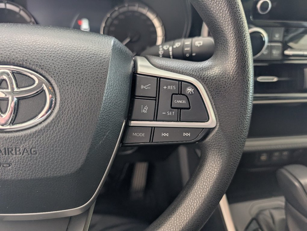 Toyota Highlander LE AWD, GARANTIE JUSQU EN 2028, 2023 à Magog, Québec - 21 - w1024h768px