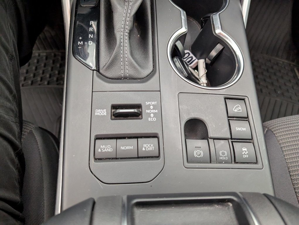 Toyota Highlander LE AWD, GARANTIE JUSQU EN 2028, 2023 à Magog, Québec - 17 - w1024h768px