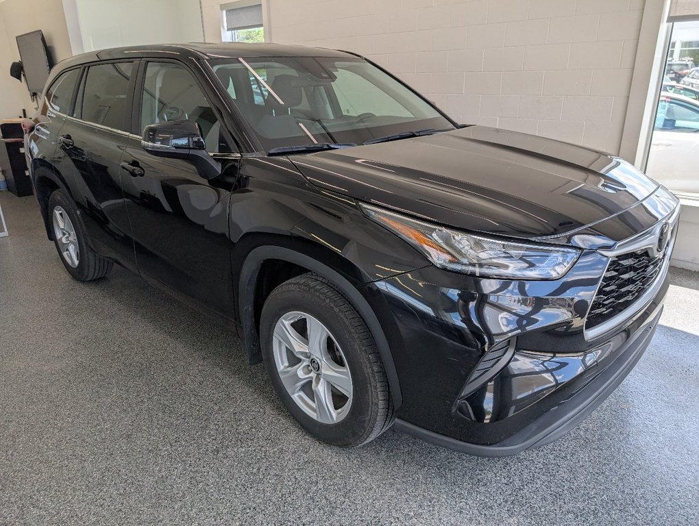 Toyota Highlander LE AWD, GARANTIE JUSQU EN 2028, 2023 à Magog, Québec - 1 - w1024h768px