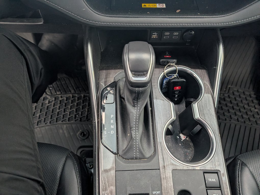 2023 Toyota Highlander hybrid Limited, GARANTIE JUSQU EN 2027, in Magog, Quebec - 17 - w1024h768px
