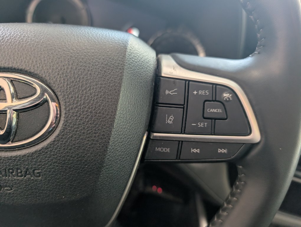 2023 Toyota Highlander hybrid LE AWD, GARANTIE JUSQU EN 2026, in Magog, Quebec - 20 - w1024h768px