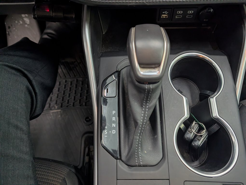 2023 Toyota Highlander hybrid LE AWD, GARANTIE JUSQU EN 2026, in Magog, Quebec - 17 - w1024h768px