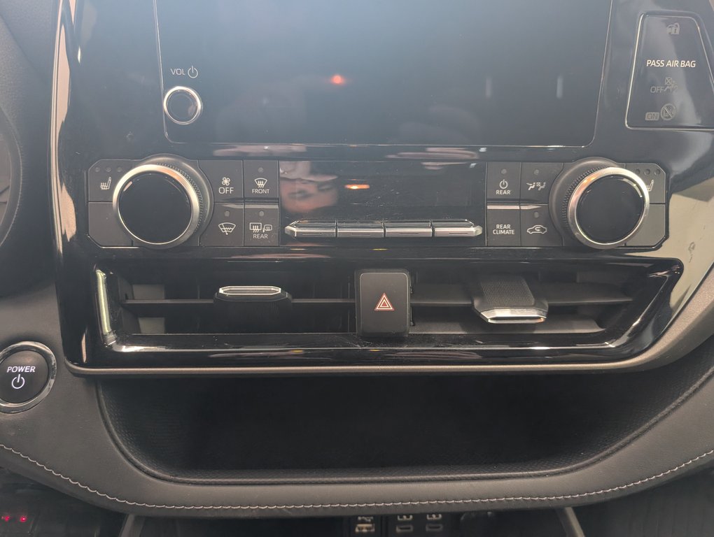 2023 Toyota Highlander hybrid LE AWD, GARANTIE JUSQU EN 2026, in Magog, Quebec - 18 - w1024h768px