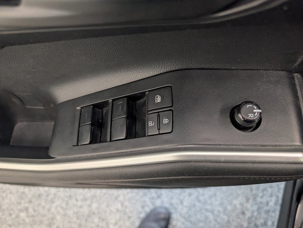 2023 Toyota Highlander hybrid LE AWD, GARANTIE JUSQU EN 2026, in Magog, Quebec - 14 - w1024h768px