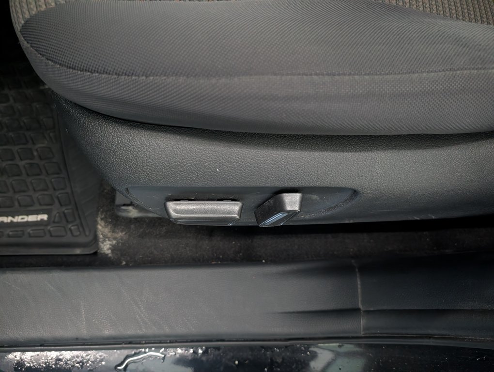 2023 Toyota Highlander hybrid LE AWD, GARANTIE JUSQU EN 2026, in Magog, Quebec - 13 - w1024h768px