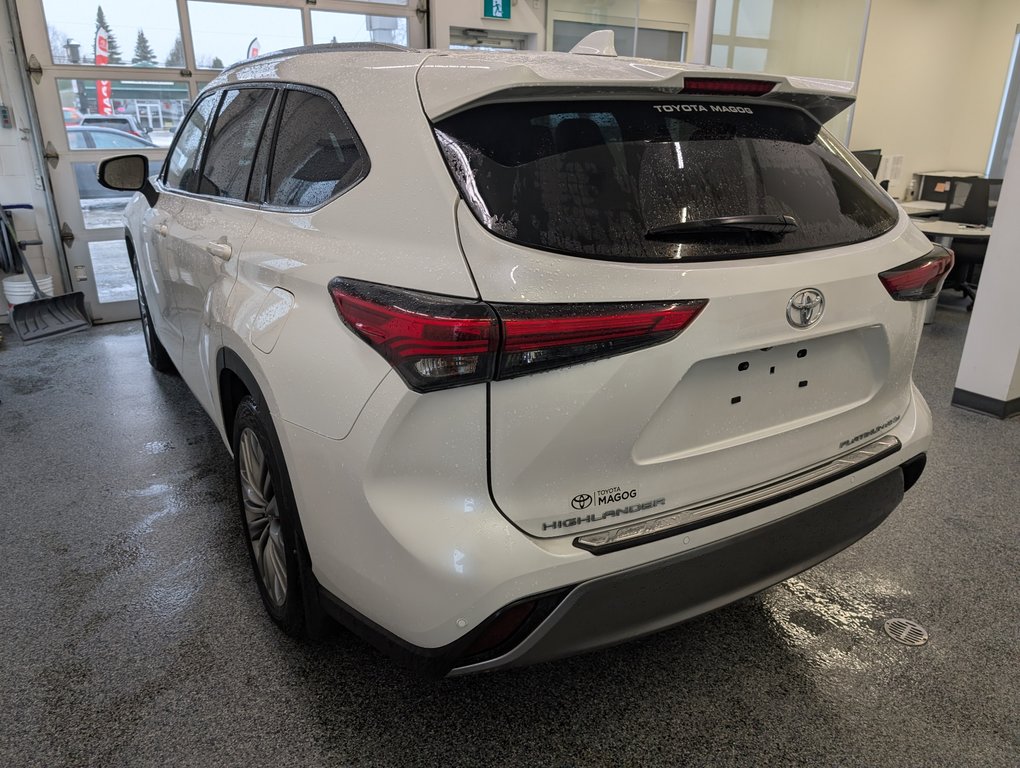 2023 Toyota Highlander LIMITED PLATINUM AWD, GARANTIE JUSQU EN 2026, in Magog, Quebec - 4 - w1024h768px