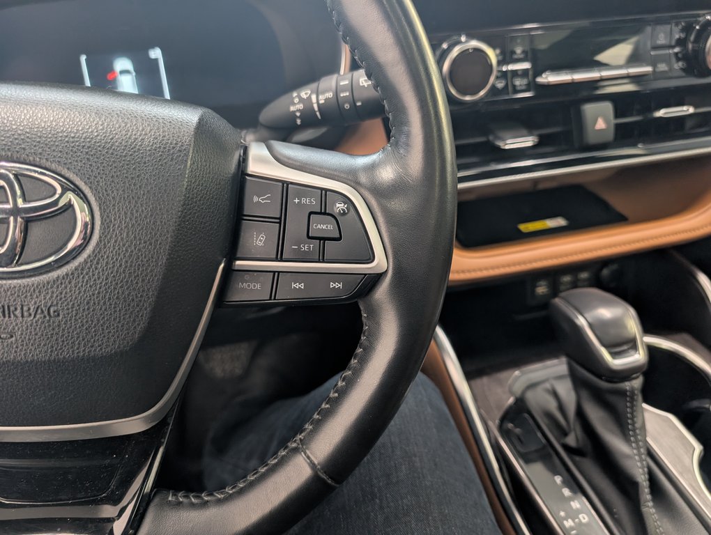 2023 Toyota Highlander LIMITED PLATINUM AWD, GARANTIE JUSQU EN 2026, in Magog, Quebec - 23 - w1024h768px