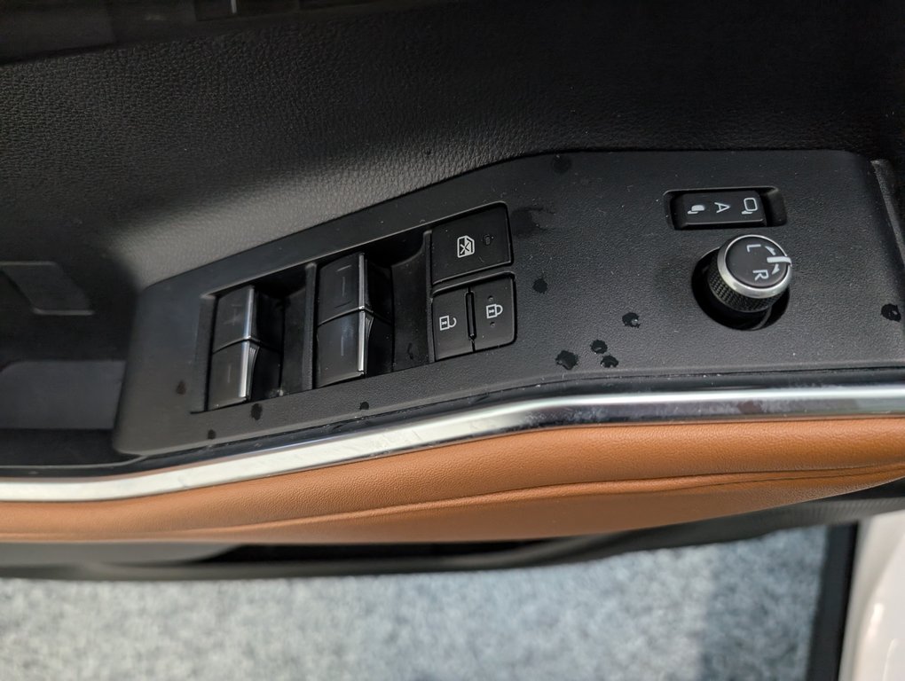 2023 Toyota Highlander LIMITED PLATINUM AWD, GARANTIE JUSQU EN 2026, in Magog, Quebec - 16 - w1024h768px