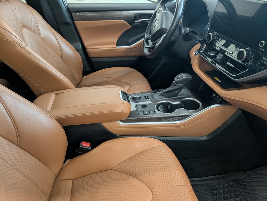 2023 Toyota Highlander LIMITED PLATINUM AWD, GARANTIE JUSQU EN 2026, in Magog, Quebec - 9 - w1024h768px