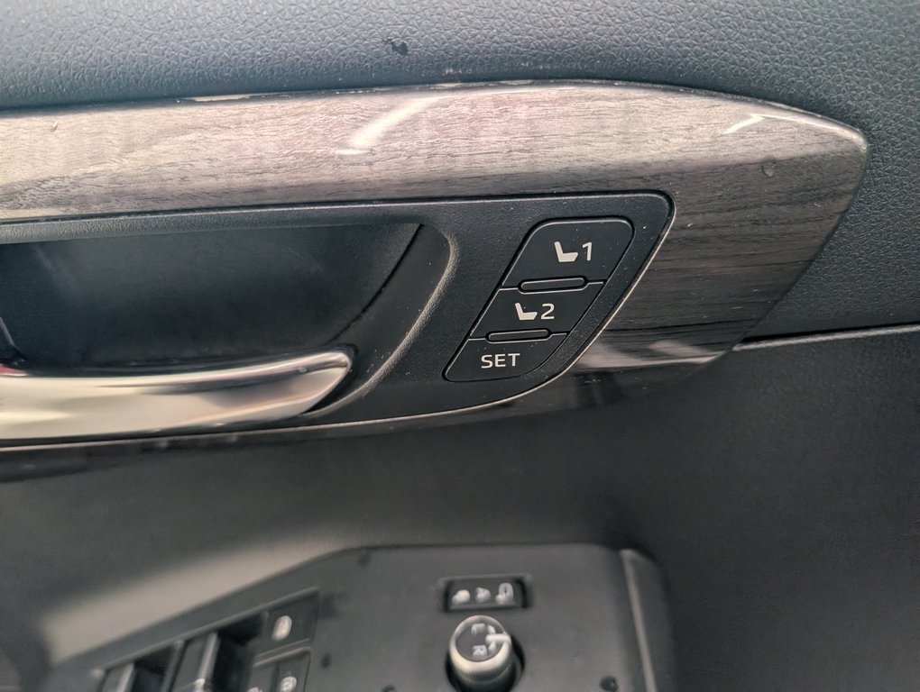 2023 Toyota Highlander LIMITED PLATINUM AWD, GARANTIE JUSQU EN 2026, in Magog, Quebec - 17 - w1024h768px