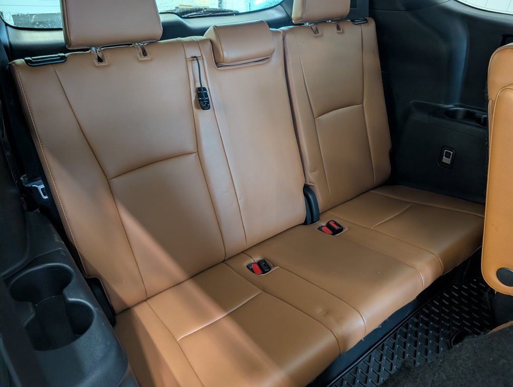 2023 Toyota Highlander LIMITED PLATINUM AWD, GARANTIE JUSQU EN 2026, in Magog, Quebec - 7 - w1024h768px