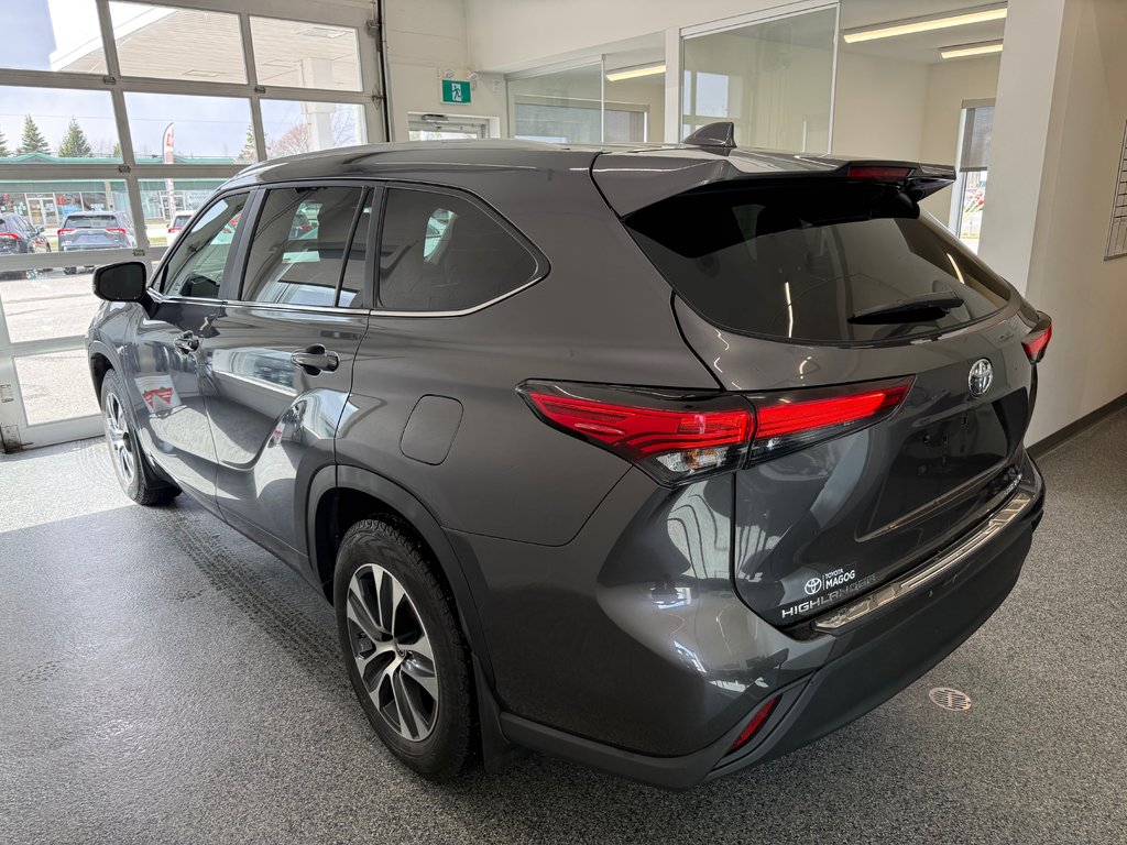 2023 Toyota Highlander XLE AWD, GARANTIE JUSQU EN 2027, in Magog, Quebec - 4 - w1024h768px