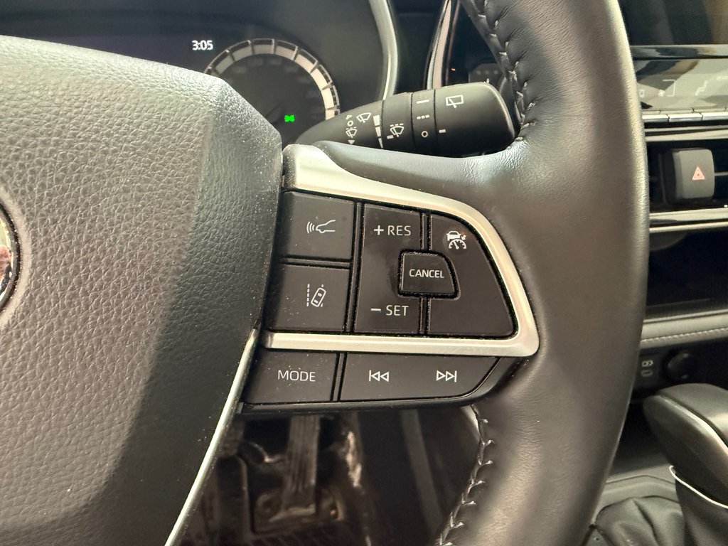2023 Toyota Highlander XLE AWD, GARANTIE JUSQU EN 2027, in Magog, Quebec - 17 - w1024h768px