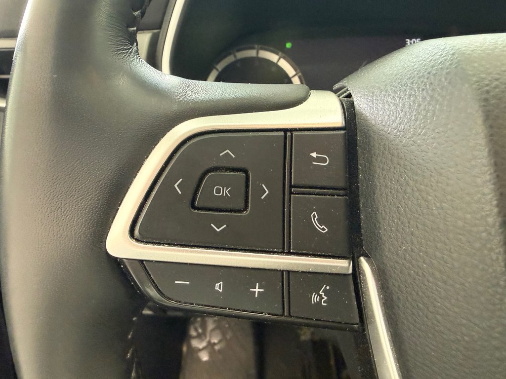 2023 Toyota Highlander XLE AWD, GARANTIE JUSQU EN 2027, in Magog, Quebec - 16 - w1024h768px