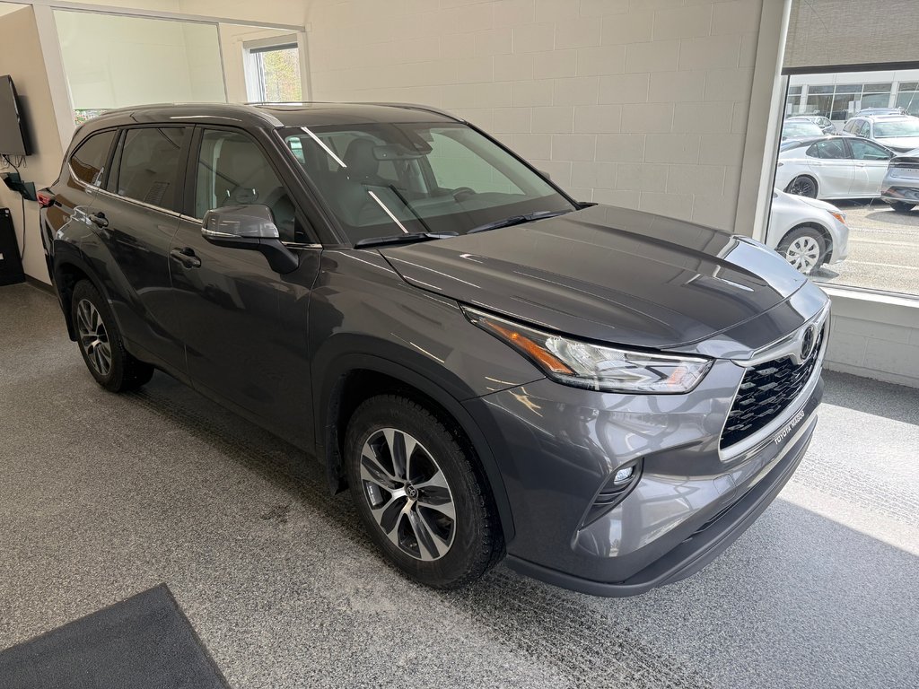 2023 Toyota Highlander XLE AWD, GARANTIE JUSQU EN 2027, in Magog, Quebec - 1 - w1024h768px