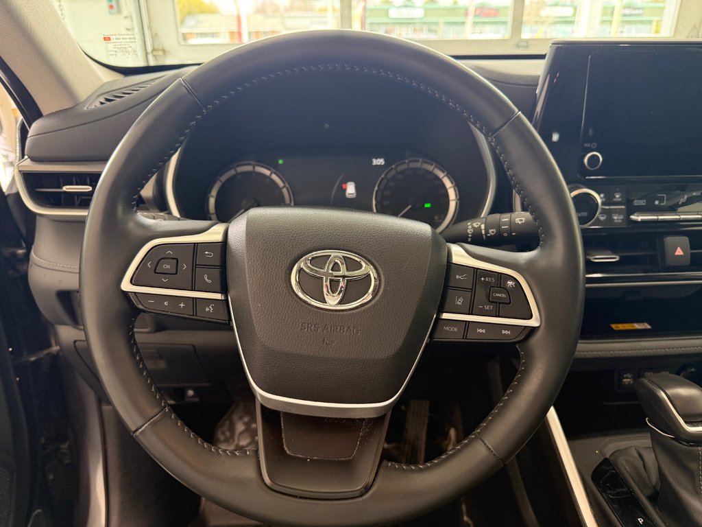 2023 Toyota Highlander XLE AWD, GARANTIE JUSQU EN 2027, in Magog, Quebec - 13 - w1024h768px