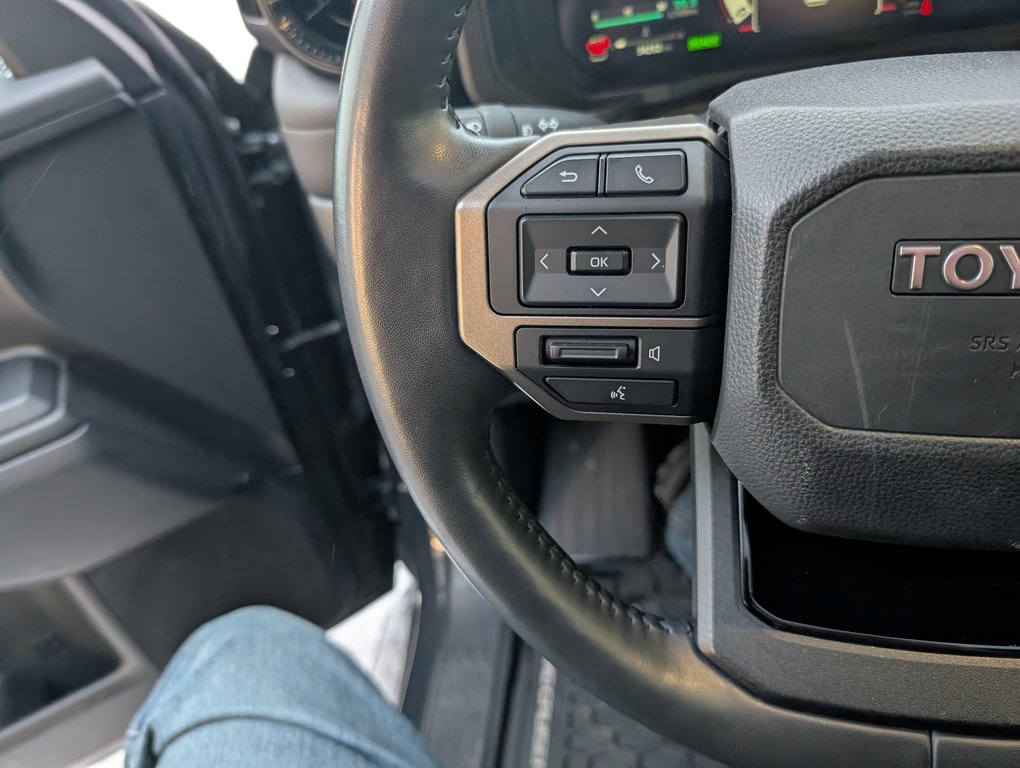 Toyota Land Cruiser GARANTIE JUSQU EN 2028, 2024 à Magog, Québec - 21 - w1024h768px