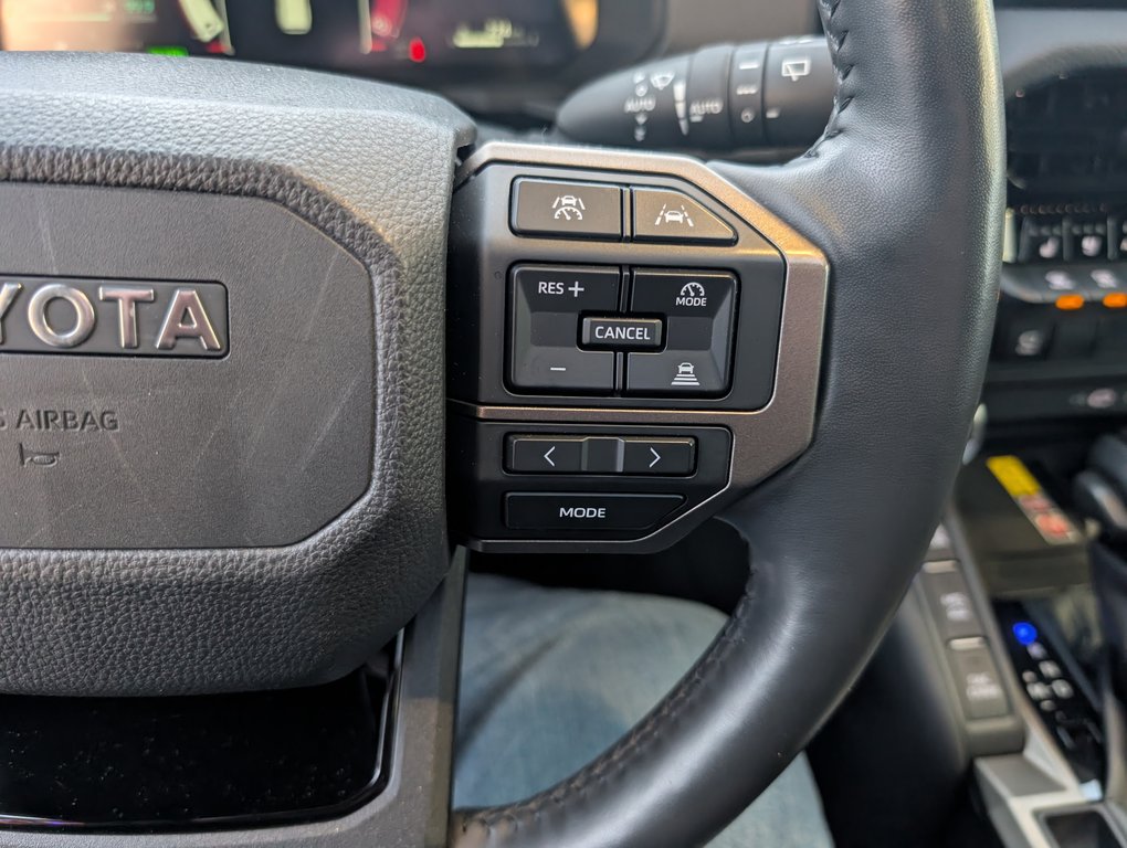 Toyota Land Cruiser GARANTIE JUSQU EN 2028, 2024 à Magog, Québec - 22 - w1024h768px