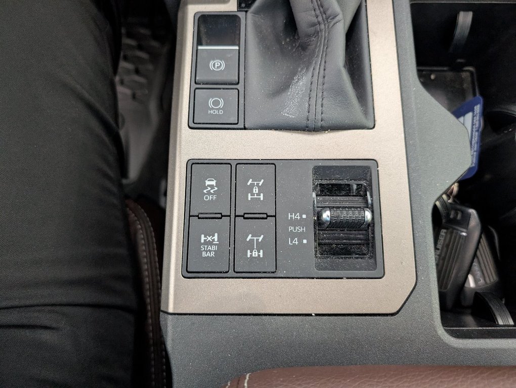 2025 Toyota Land Cruiser PREMIUM AWD, GARANTIE JUSQU EN 2029, in Magog, Quebec - 17 - w1024h768px