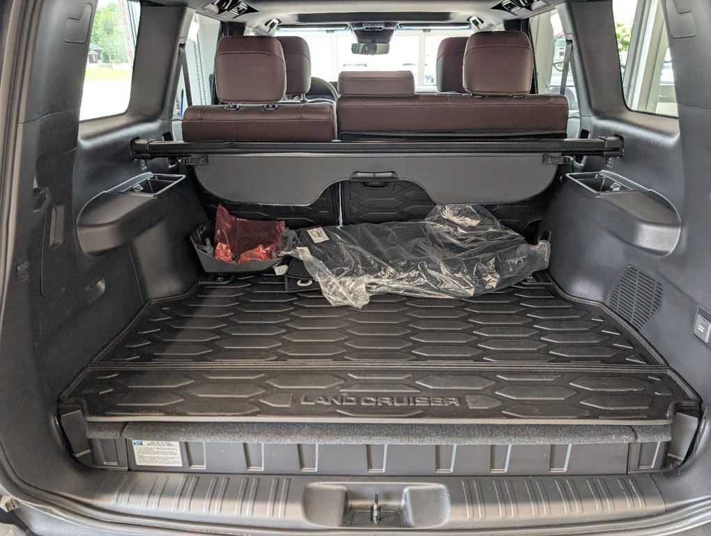 2025 Toyota Land Cruiser PREMIUM AWD, GARANTIE JUSQU EN 2029, in Magog, Quebec - 7 - w1024h768px
