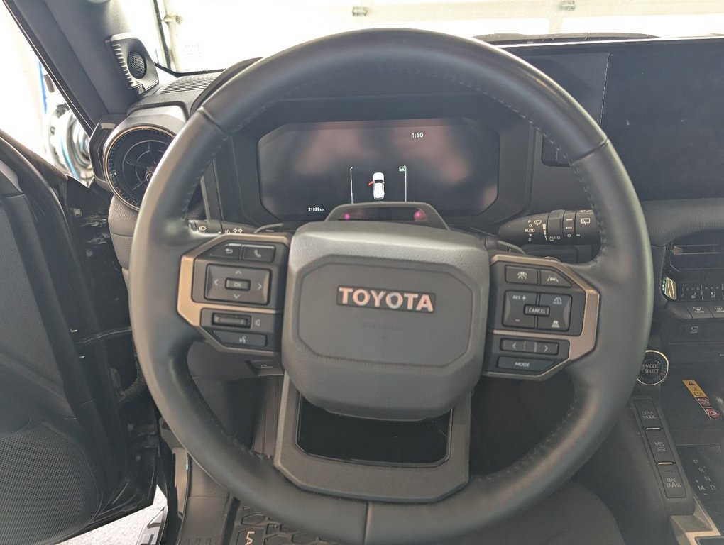 2025 Toyota Land Cruiser PREMIUM AWD, GARANTIE JUSQU EN 2029, in Magog, Quebec - 16 - w1024h768px