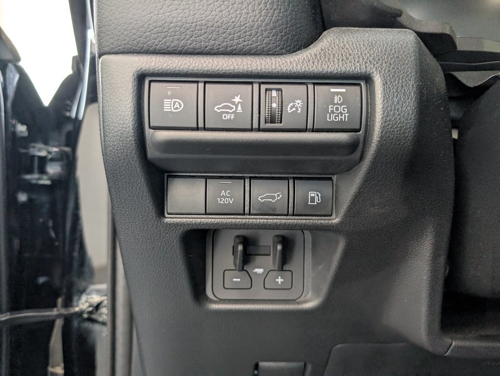2025 Toyota Land Cruiser PREMIUM AWD, GARANTIE JUSQU EN 2029, in Magog, Quebec - 24 - w1024h768px