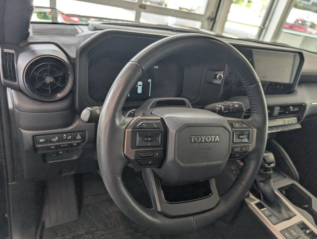 2025 Toyota Land Cruiser PREMIUM AWD, GARANTIE JUSQU EN 2029, in Magog, Quebec - 13 - w1024h768px
