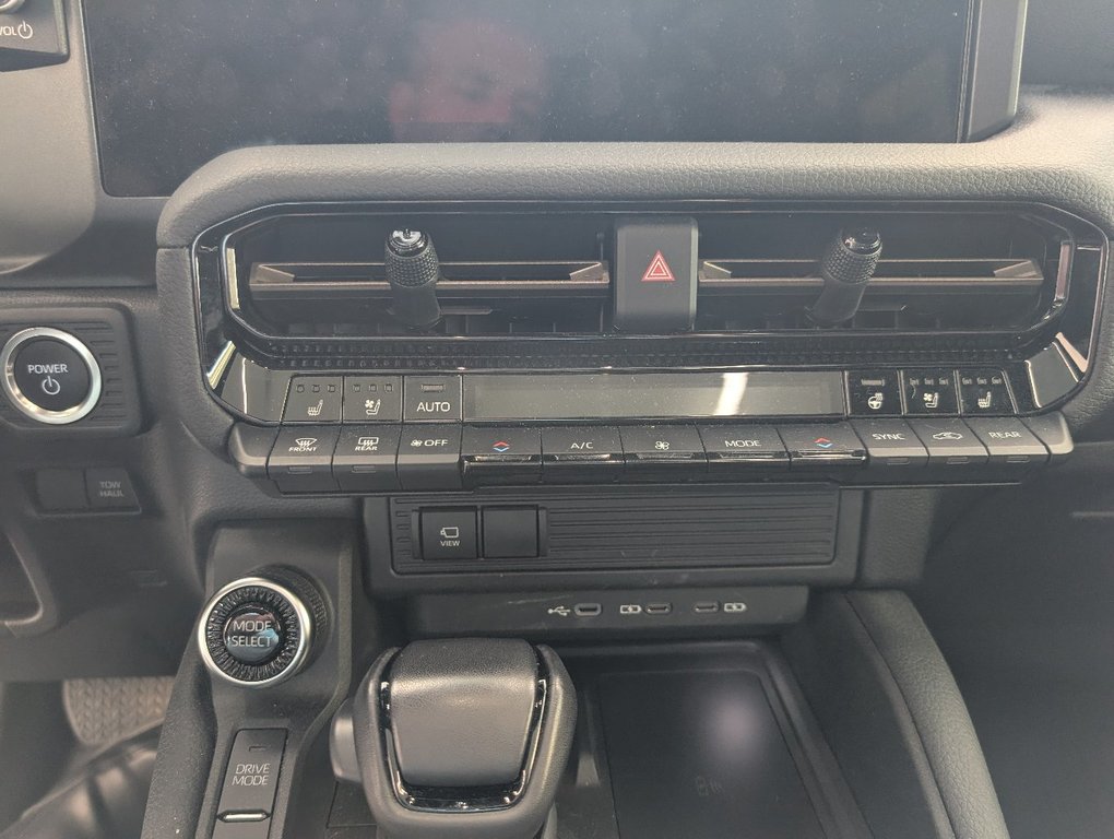 2025 Toyota Land Cruiser PREMIUM AWD, GARANTIE JUSQU EN 2029, in Magog, Quebec - 18 - w1024h768px