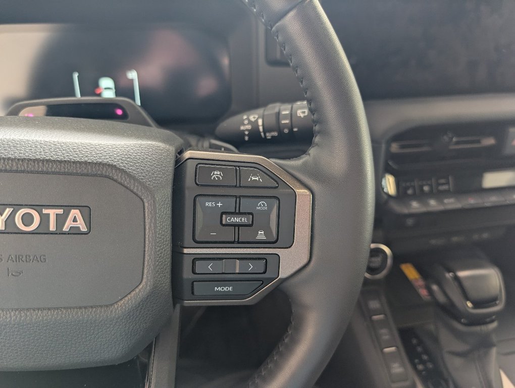 2025 Toyota Land Cruiser PREMIUM AWD, GARANTIE JUSQU EN 2029, in Magog, Quebec - 20 - w1024h768px