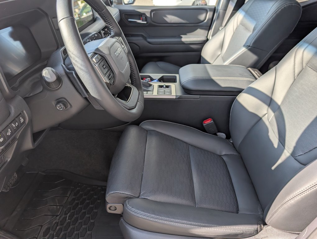 2027 Toyota Land Cruiser GROUPE PREMIUM in Magog, Quebec - 13 - w1024h768px