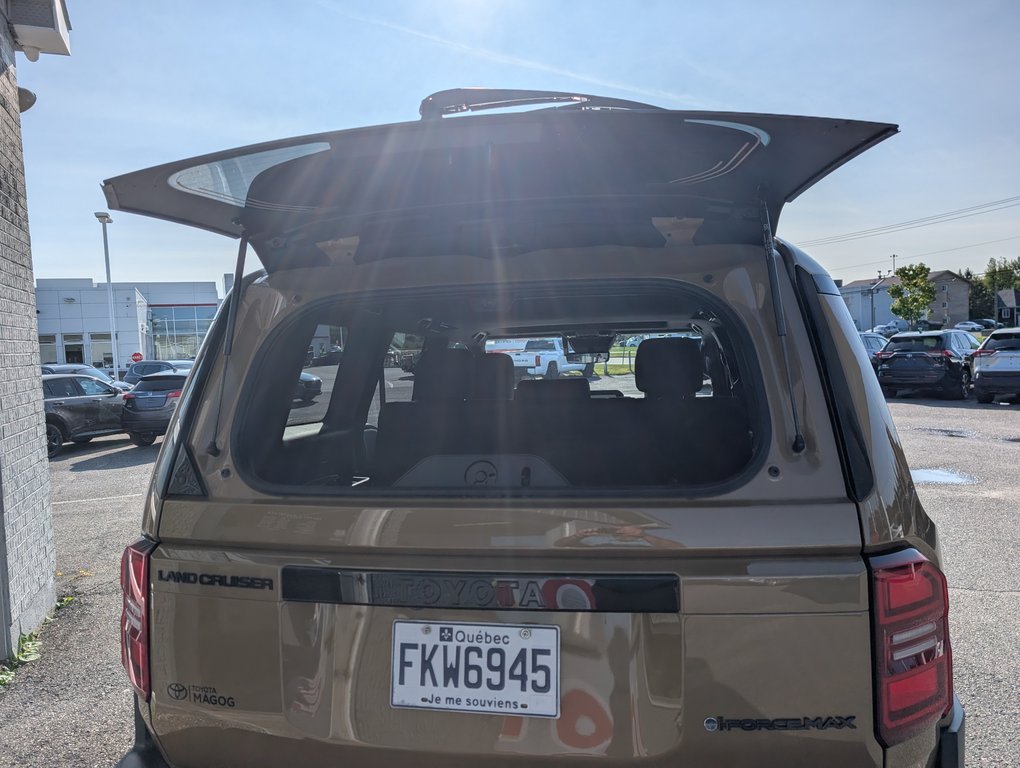 2027 Toyota Land Cruiser GROUPE PREMIUM in Magog, Quebec - 8 - w1024h768px