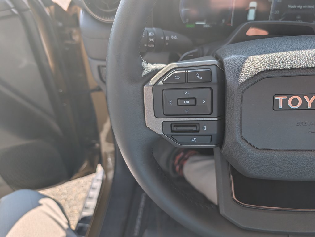 2027 Toyota Land Cruiser GROUPE PREMIUM in Magog, Quebec - 23 - w1024h768px