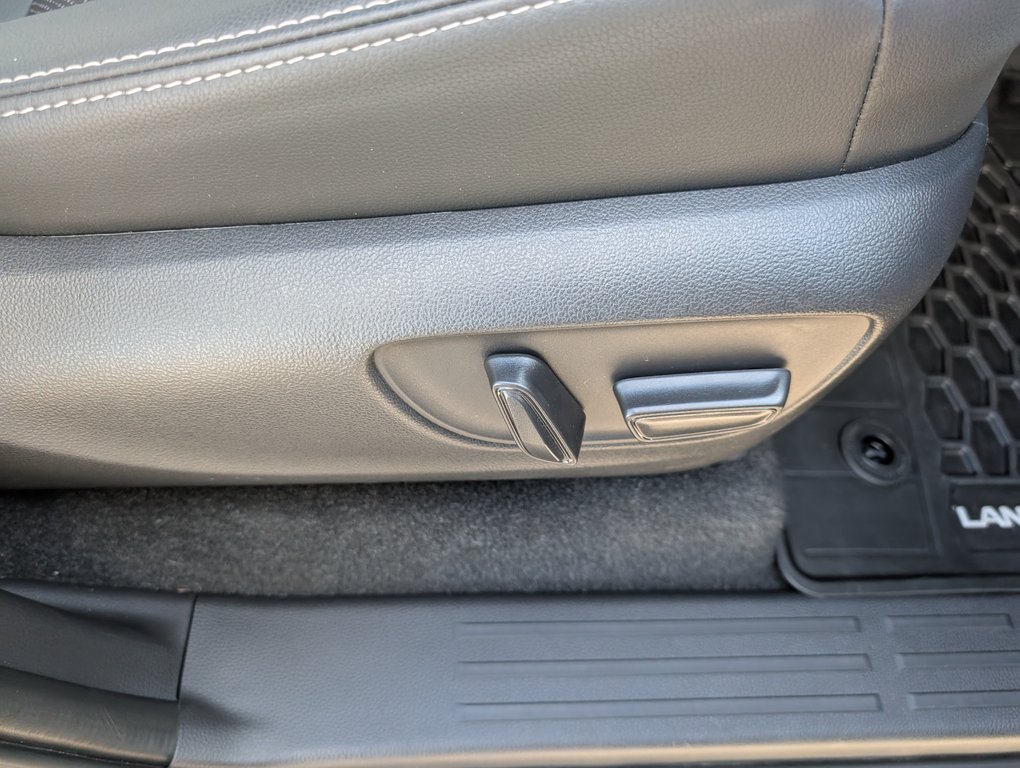 2027 Toyota Land Cruiser GROUPE PREMIUM in Magog, Quebec - 12 - w1024h768px