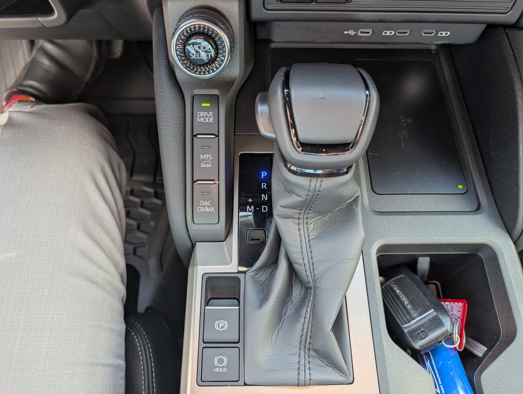 2027 Toyota Land Cruiser GROUPE PREMIUM in Magog, Quebec - 20 - w1024h768px