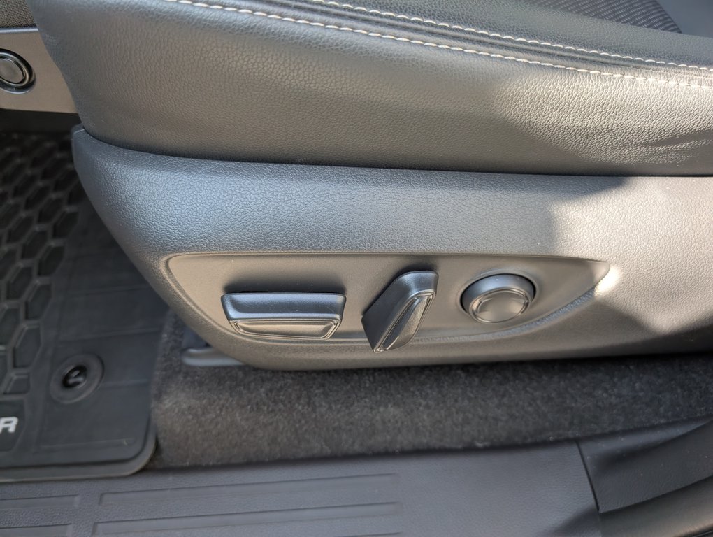 2027 Toyota Land Cruiser GROUPE PREMIUM in Magog, Quebec - 15 - w1024h768px