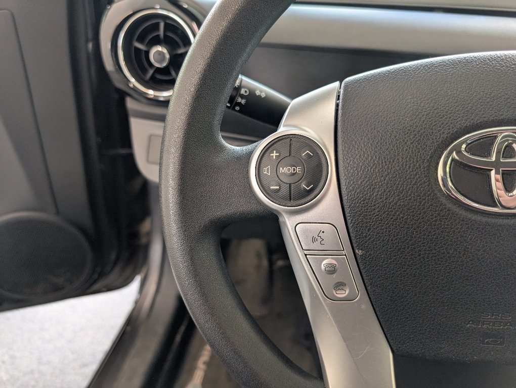 2016 Toyota Prius C HYBRID, in Magog, Quebec - 15 - w1024h768px