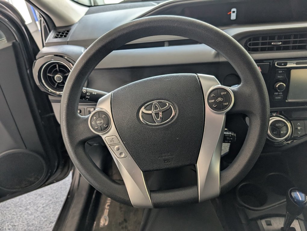 2016 Toyota Prius C HYBRID, in Magog, Quebec - 11 - w1024h768px