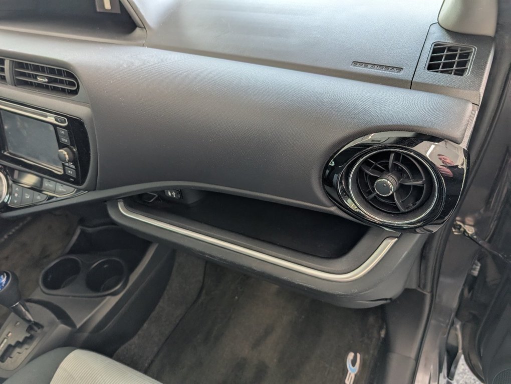 2016 Toyota Prius C HYBRID, in Magog, Quebec - 7 - w1024h768px