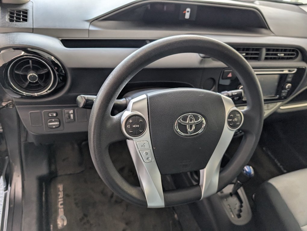 2016 Toyota Prius C HYBRID, in Magog, Quebec - 9 - w1024h768px