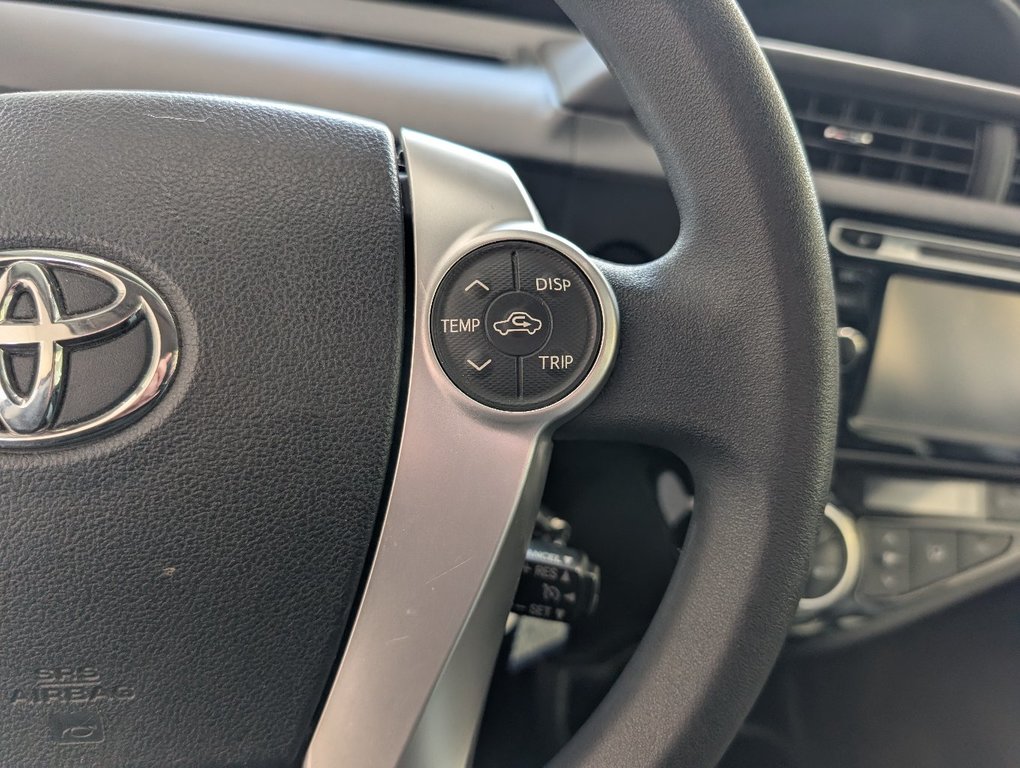 2016 Toyota Prius C HYBRID, in Magog, Quebec - 16 - w1024h768px